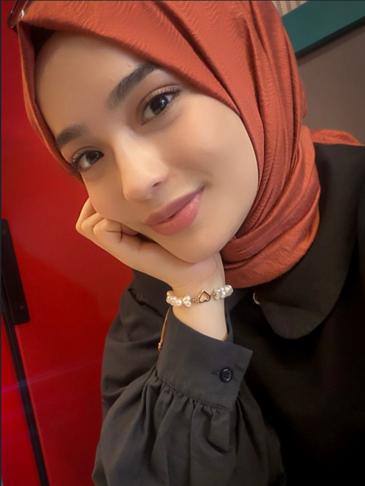 Karlık Ayvalık Sürekli Gelişen Kadın Escort Bayan Emine